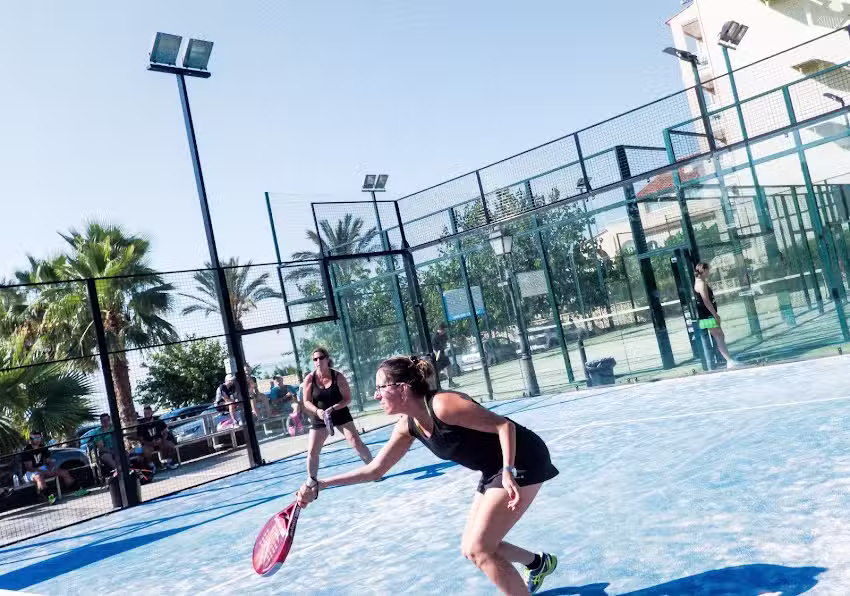 Beach P&agrave;del Club