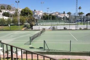 Club de Tenis y Padel la Raqueta Nerja