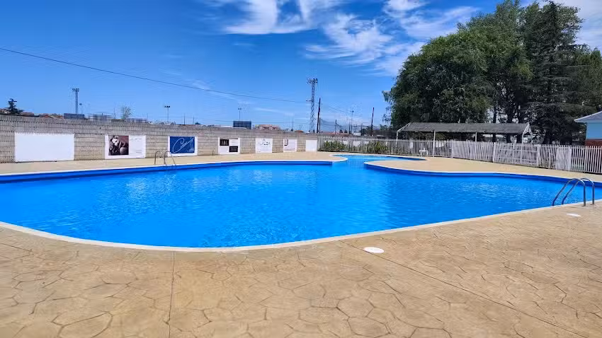 Complejo Polideportivo y Piscinas &laquo;Los Salados&raquo;