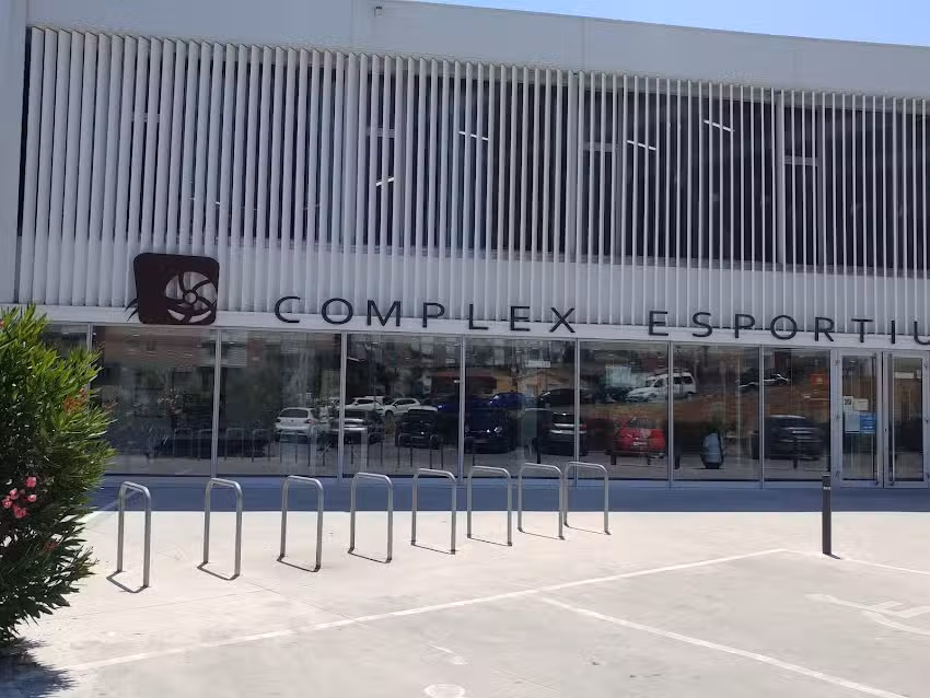 Complex Esportiu Municipal Sant Vicen&ccedil; dels Horts. Picina Montserrat Canals