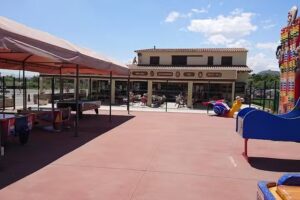 Minigolf bar Montpl&agrave;. P&agrave;del. Tennis.