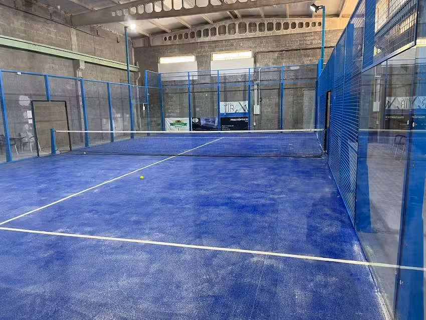 Nave P&aacute;del Cangas