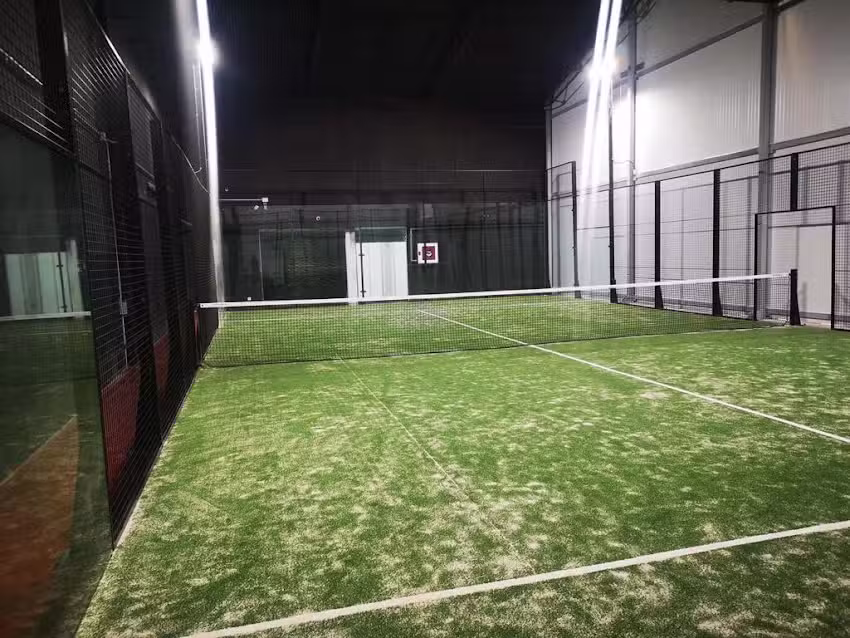 P&aacute;del Black &ndash; Alquiler de Pistas en Cuarte de Huerva (Zaragoza)