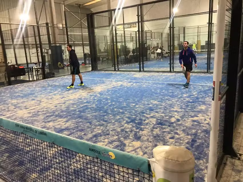 P&agrave;del Indoor Cub Garraf