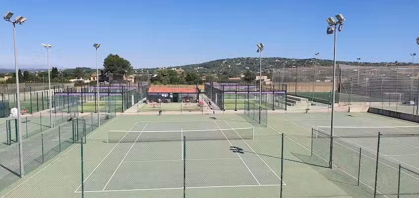 P&aacute;del, Tennis y Futbito Es Jordi