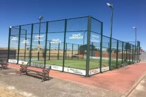 Pista de p&aacute;del