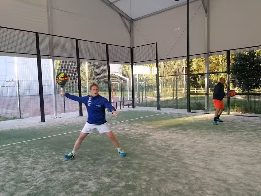 Pista de P&aacute;del