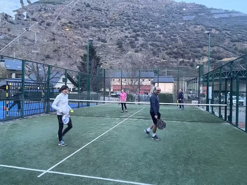 Pista de p&agrave;del