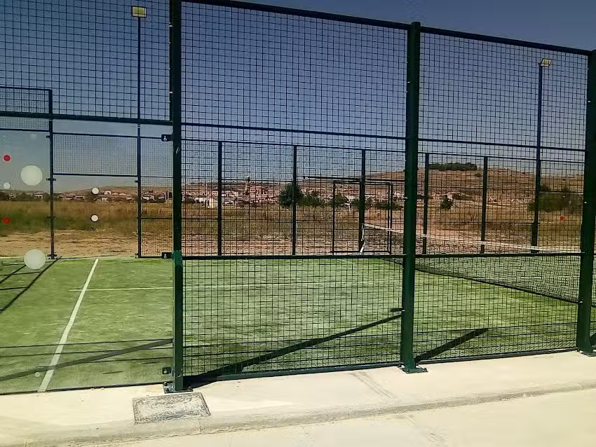 Pista de P&aacute;del de Tornos.