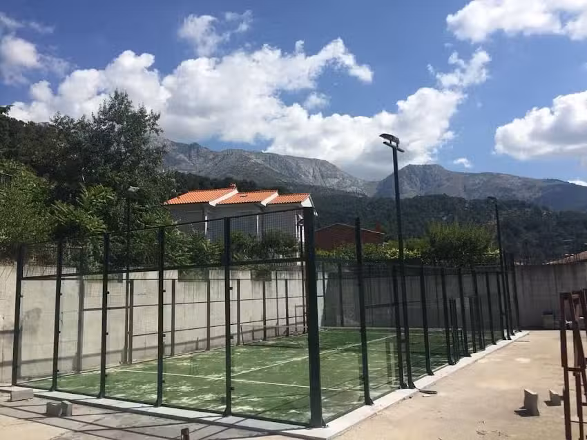 Pista de p&aacute;del de Villarejo del Valle