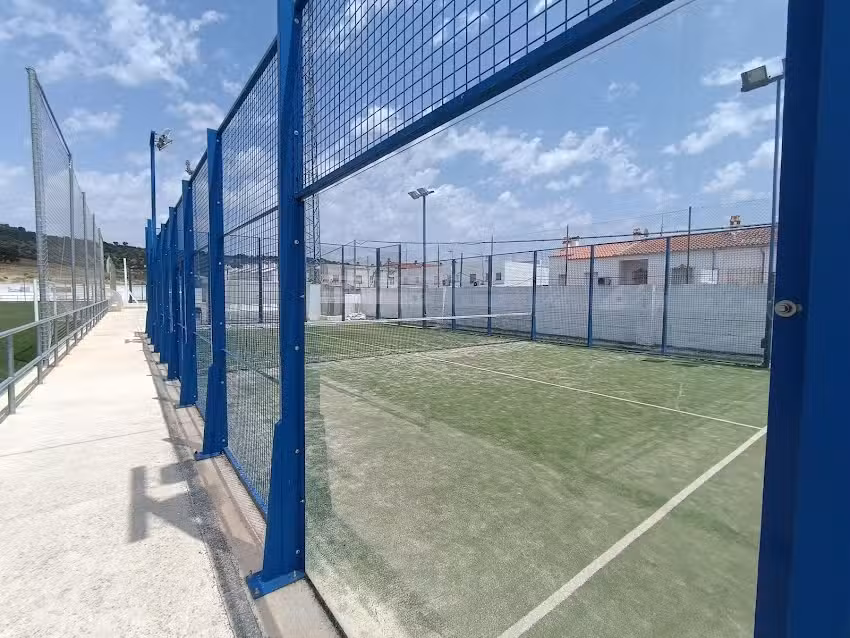 Pistas de p&aacute;del Alan&iacute;s