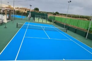 Pistas de tenis y p&aacute;del Hu&eacute;tor T&aacute;jar