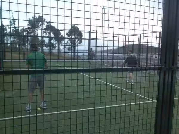 PISTAS MUNICIPALES DE PADEL DA VEIGA- SAN CIPRI&Aacute;N
