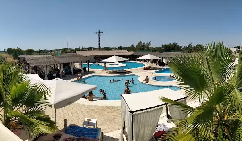 PLATINUM GARDEN Corrales