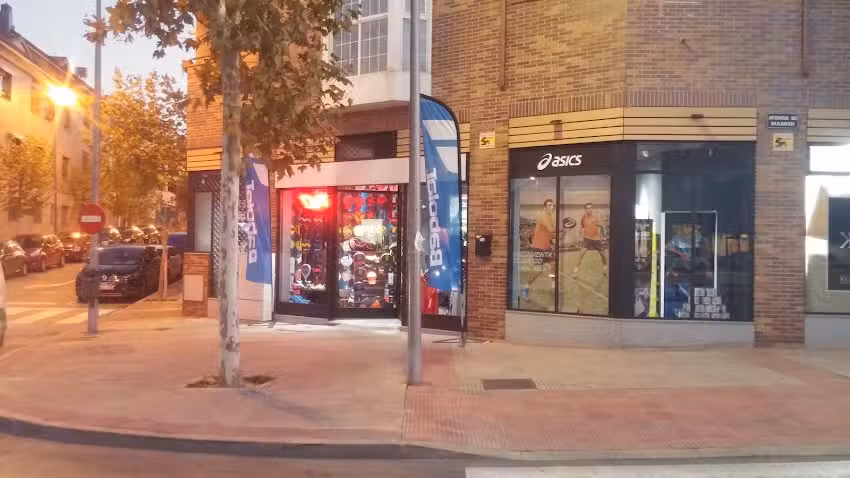 Tienda De P&aacute;del