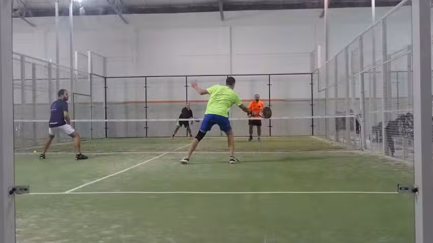 Up Indoor P&agrave;del